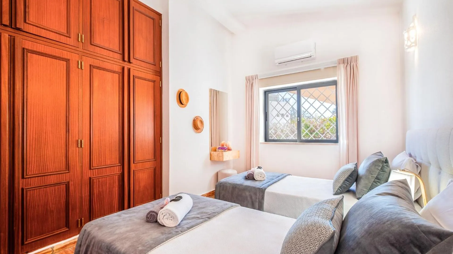 Beachside Bliss Villa Albufeira